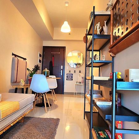 Spacious 7U Homey Unit Steps Away From Uptown Mall And Mitsukoshi Mall Free Parking With Washer مانيلا المظهر الخارجي الصورة