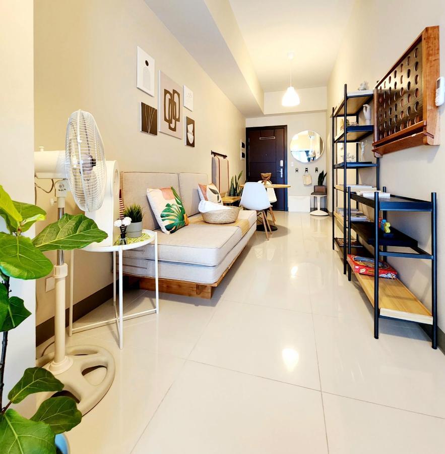 Spacious 7U Homey Unit Steps Away From Uptown Mall And Mitsukoshi Mall Free Parking With Washer مانيلا المظهر الخارجي الصورة