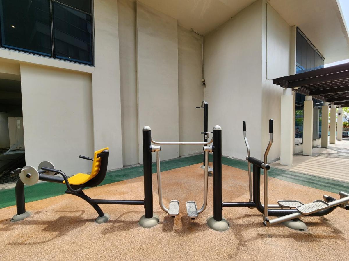 Spacious 7U Homey Unit Steps Away From Uptown Mall And Mitsukoshi Mall Free Parking With Washer مانيلا المظهر الخارجي الصورة