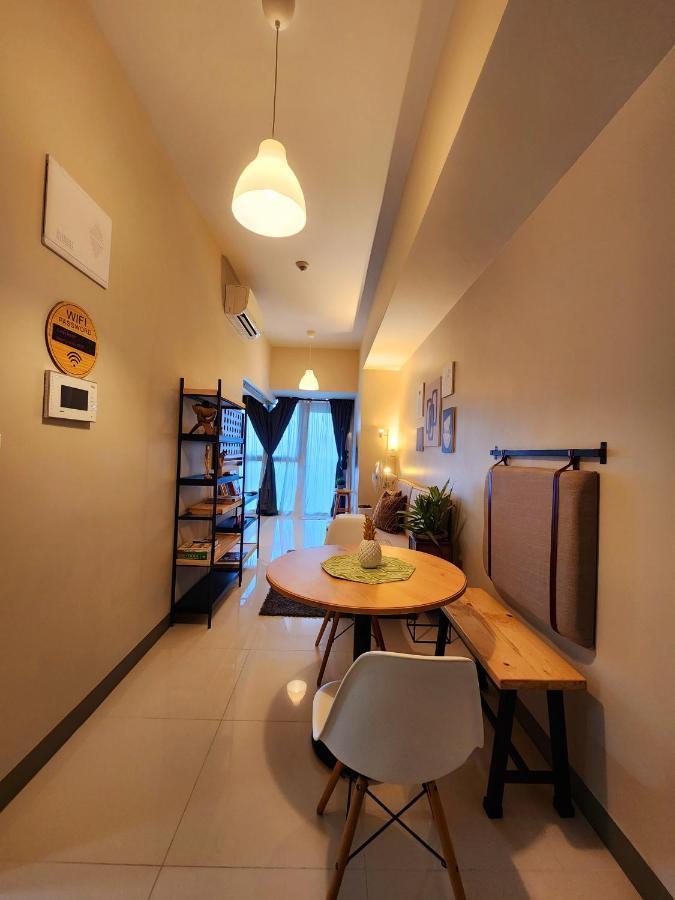Spacious 7U Homey Unit Steps Away From Uptown Mall And Mitsukoshi Mall Free Parking With Washer مانيلا المظهر الخارجي الصورة