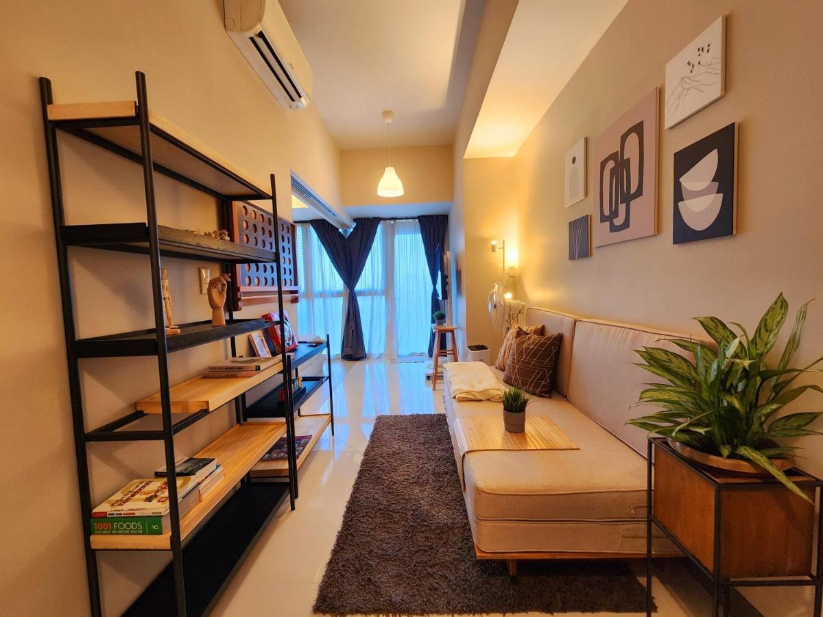Spacious 7U Homey Unit Steps Away From Uptown Mall And Mitsukoshi Mall Free Parking With Washer مانيلا المظهر الخارجي الصورة