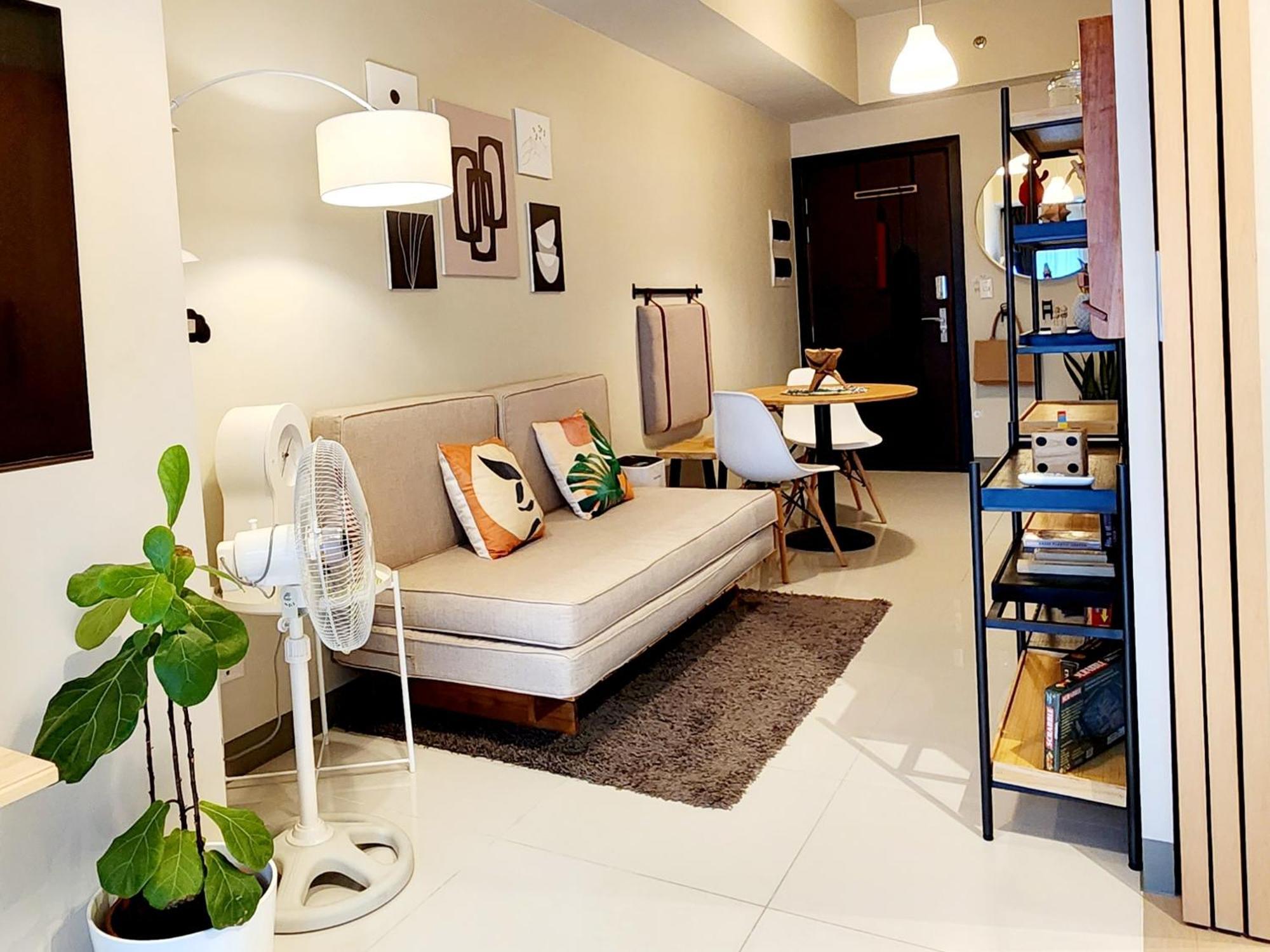 Spacious 7U Homey Unit Steps Away From Uptown Mall And Mitsukoshi Mall Free Parking With Washer مانيلا المظهر الخارجي الصورة