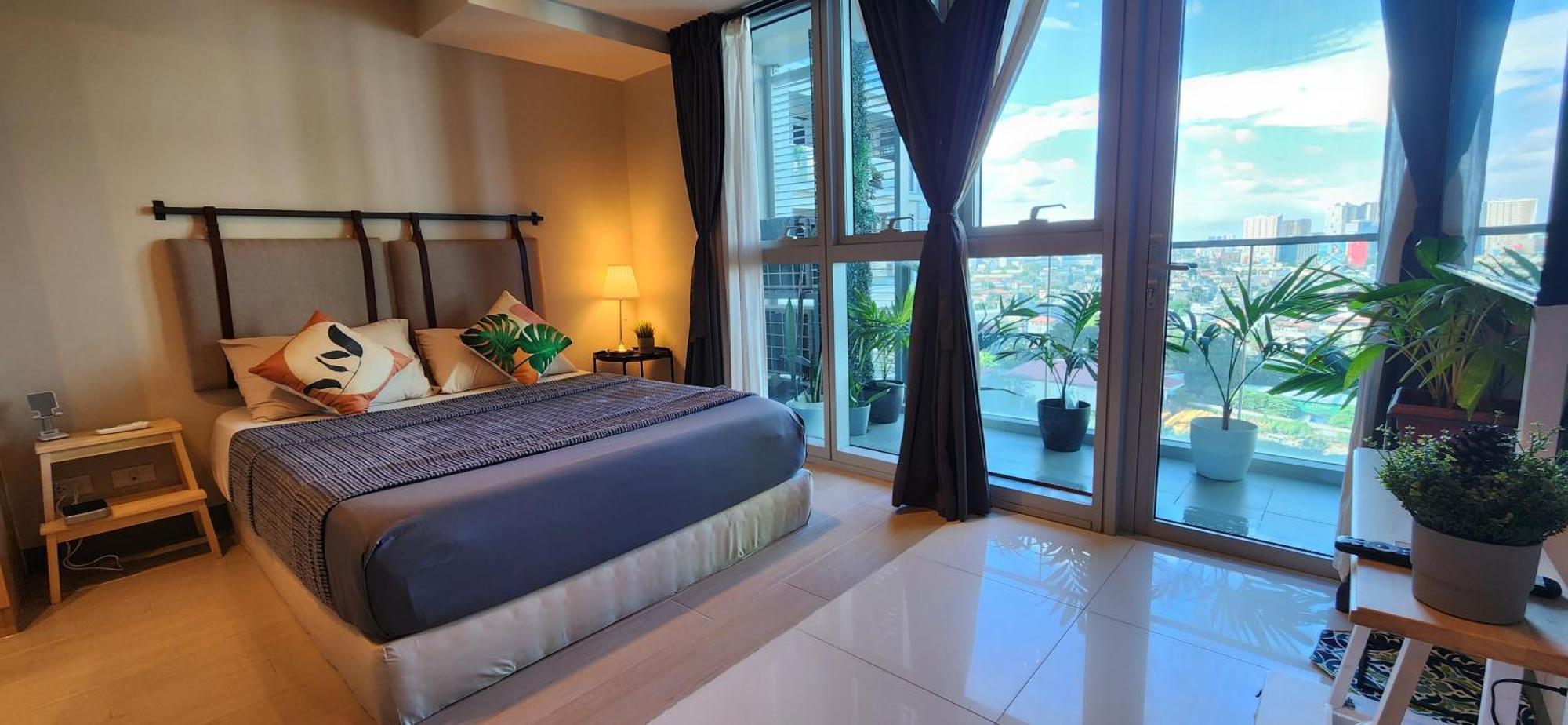Spacious 7U Homey Unit Steps Away From Uptown Mall And Mitsukoshi Mall Free Parking With Washer مانيلا المظهر الخارجي الصورة